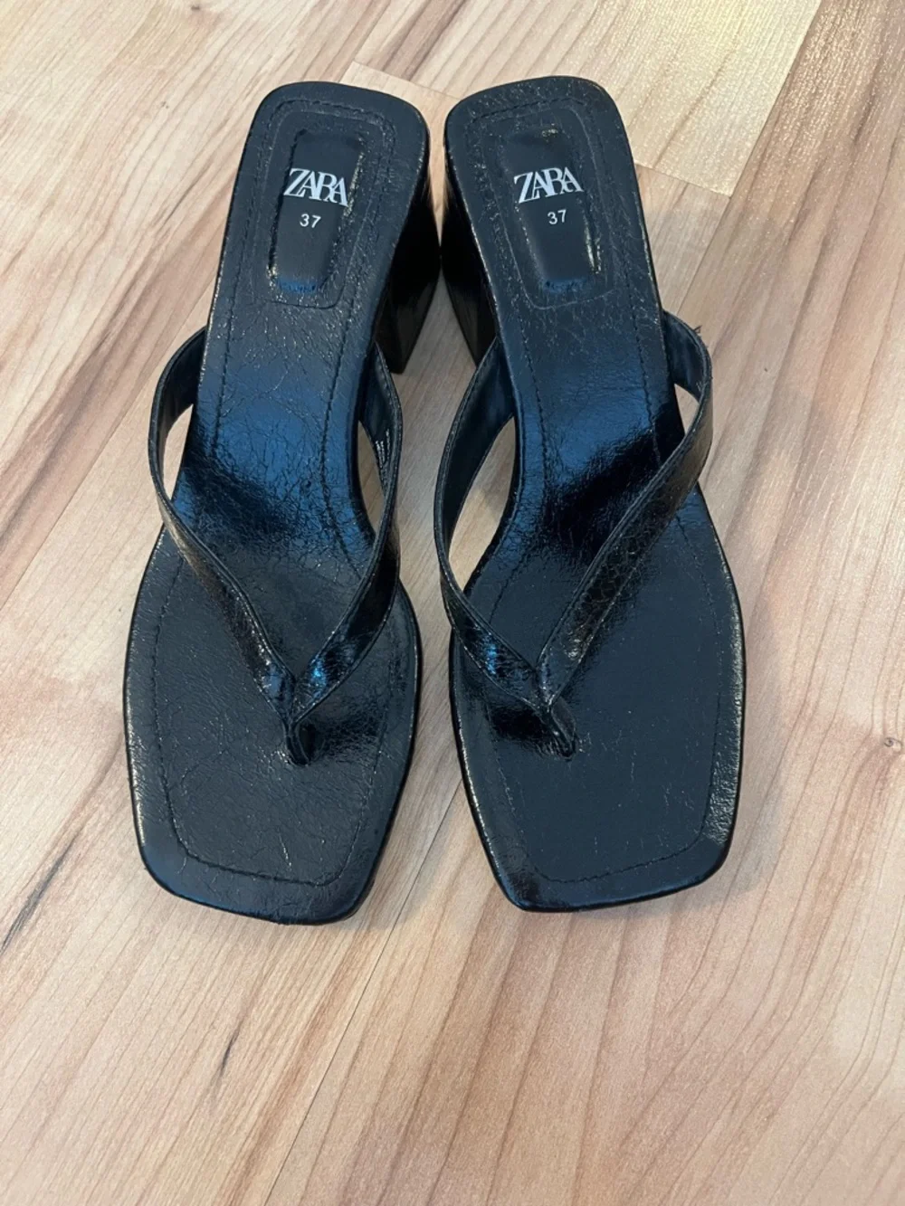 Zara Black Square-Toe Block Heel Thong Sandals - Picture 1 of 4